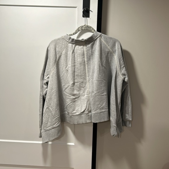 Free people distressed gray sweatshirt size M oversized excellent condition - Picture 2 of 6